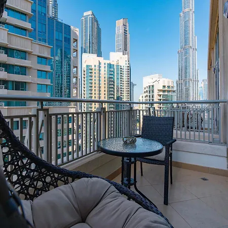 Luxurious One Bedroom Apartment With Burj Khalifa View Dubai Exterior foto