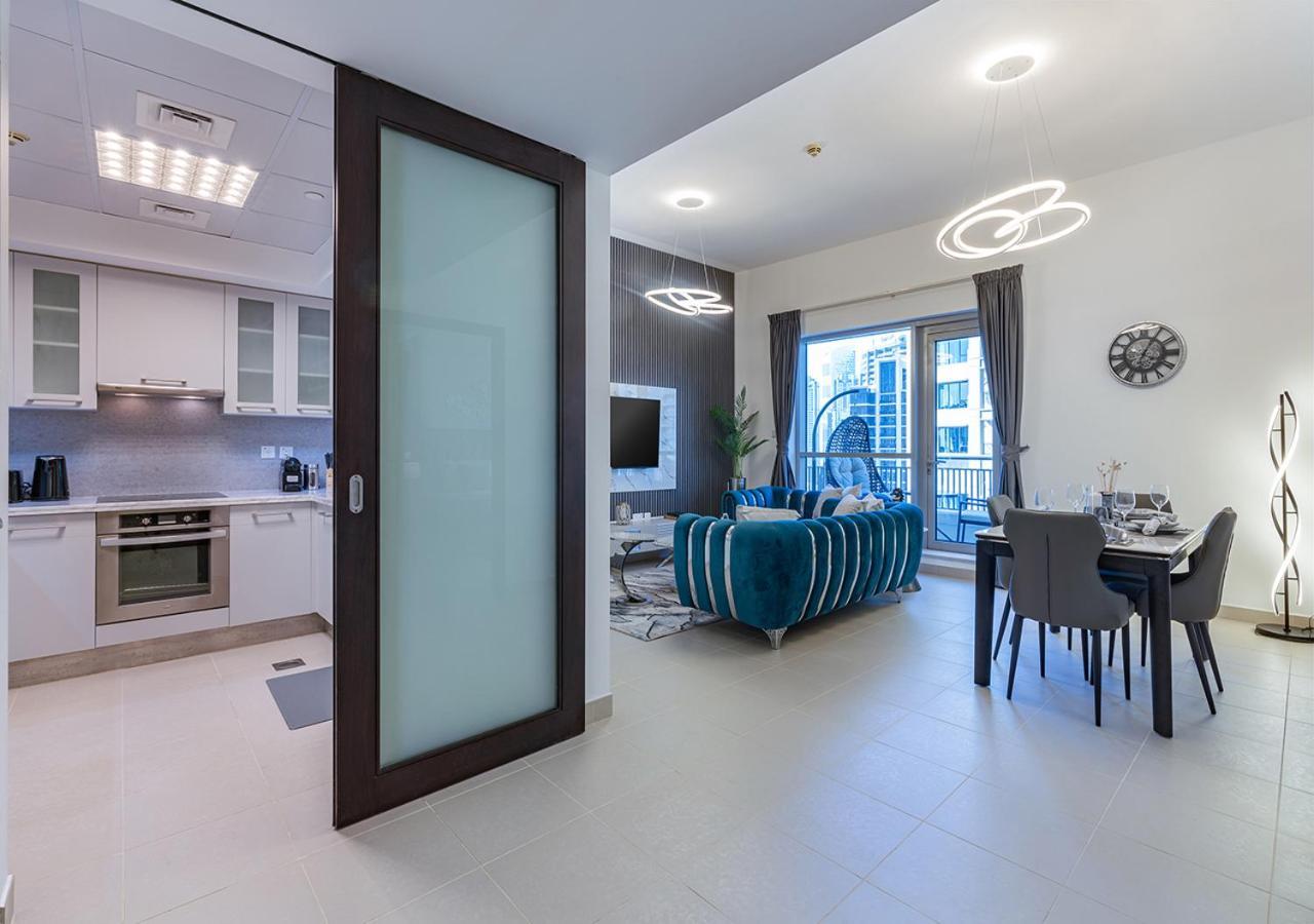 Luxurious One Bedroom With Burj Khalifa View شقة *