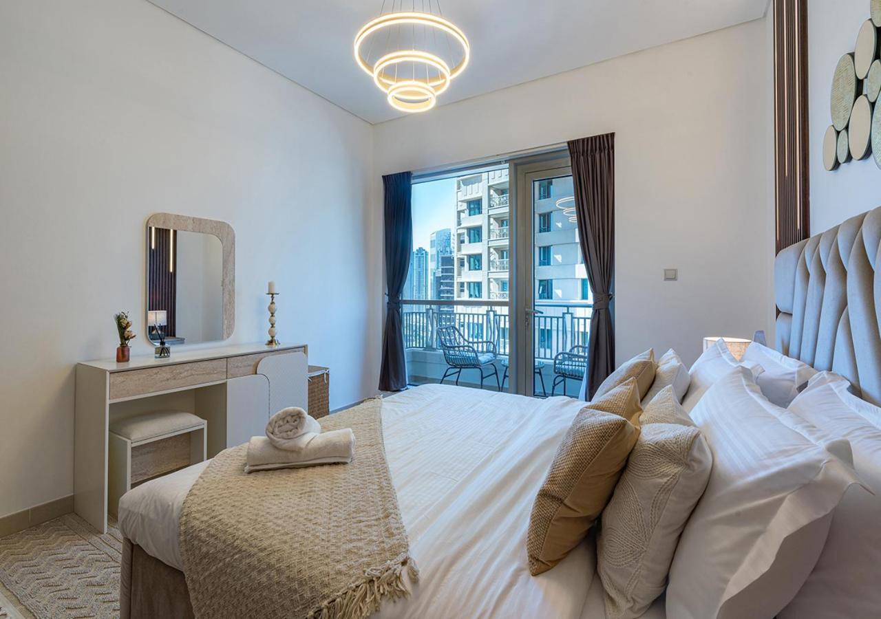 شقة Luxurious One Bedroom With Burj Khalifa View *